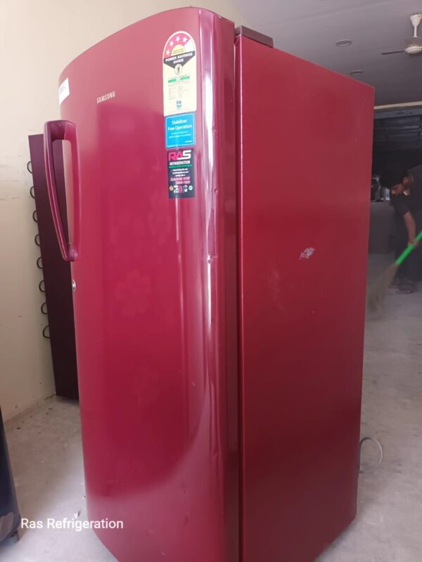 Samsung 190 Liters Single Door Refrigerator in Red Color