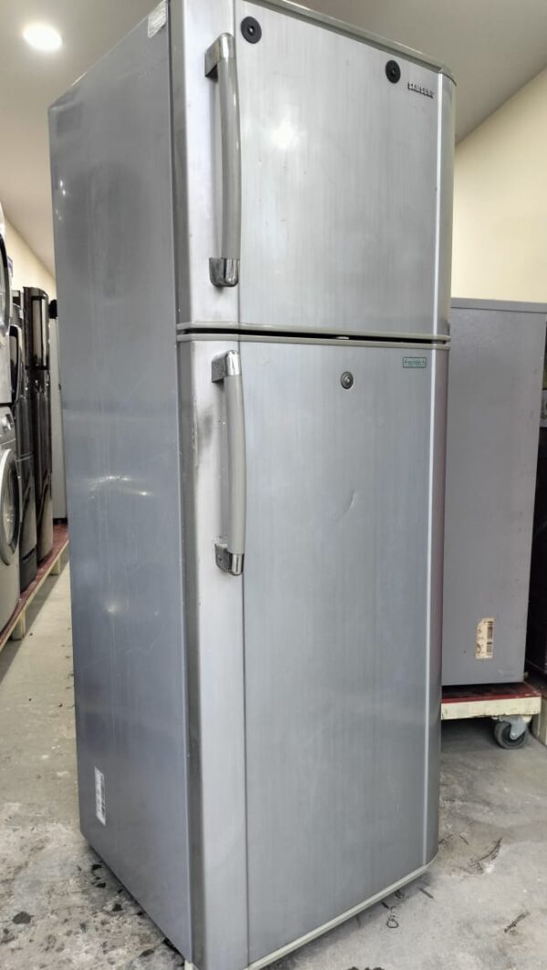 Samsung 320 ltr Refrigerator Double Door With Silver Color - Image 2