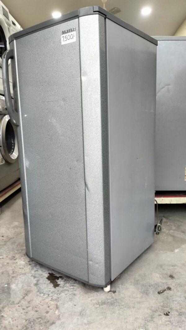 Samsung 190 ltr Refrigerator Single Door With Silver Color - Image 3