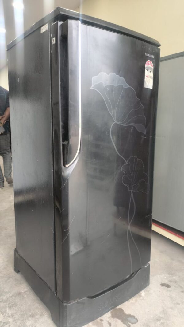 Samsung 190 ltr Refrigerator Single Door With Dark Grey Color - Image 2