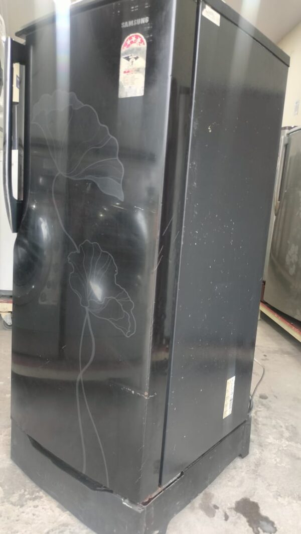 Samsung 190 ltr Refrigerator Single Door With Dark Grey Color - Image 3